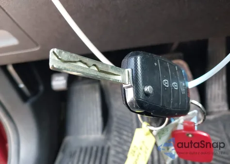 2017 Kia Sorento 2.4L Lx z USA, uszkodzony, nr VIN 5XYPG4A36HG236278